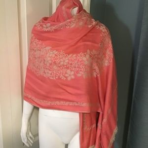 Pink pashmina wrap. Reversible.